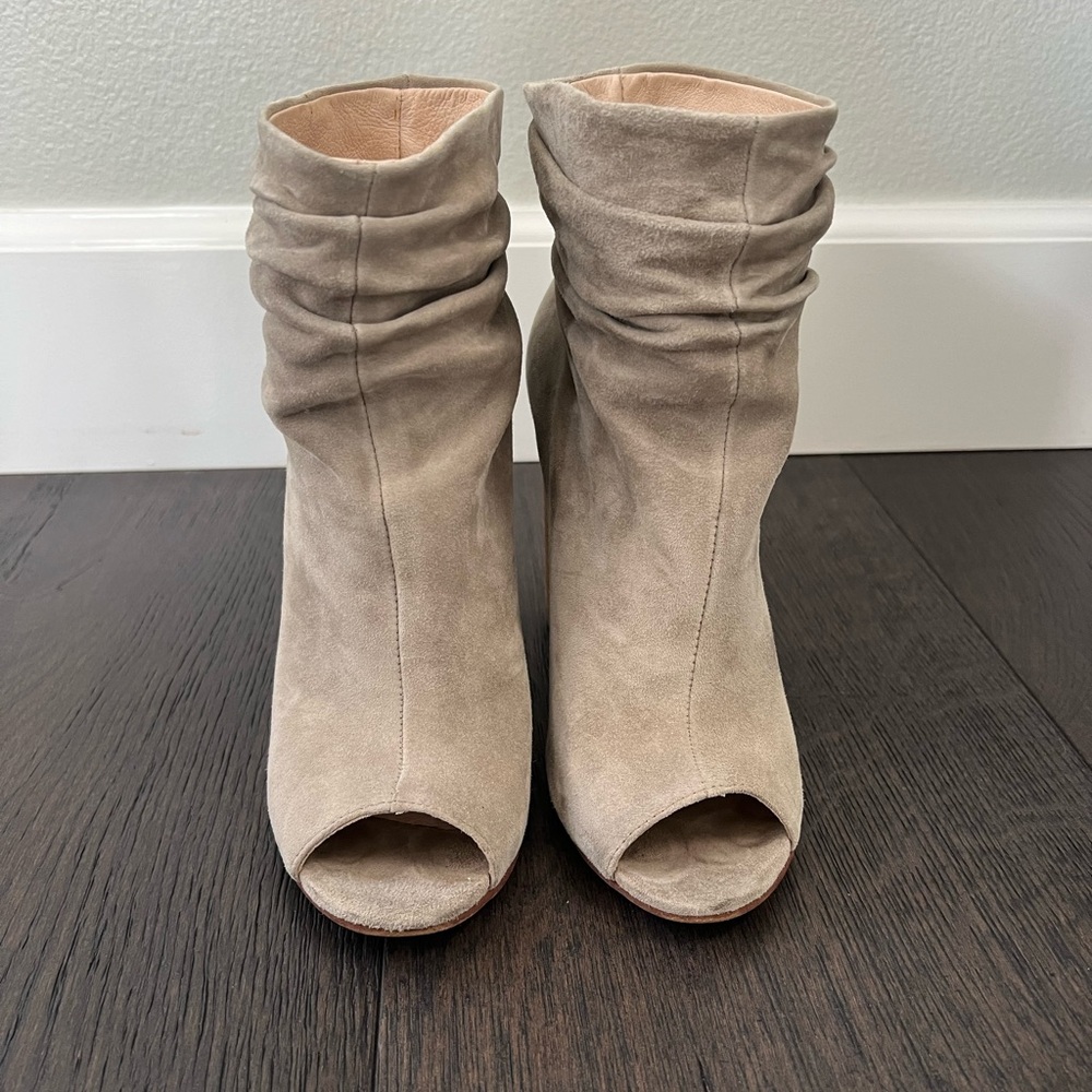 Kristin Cavallari Open Toe Booties Chinese Laundry Grey Suede-like pre-owned 8